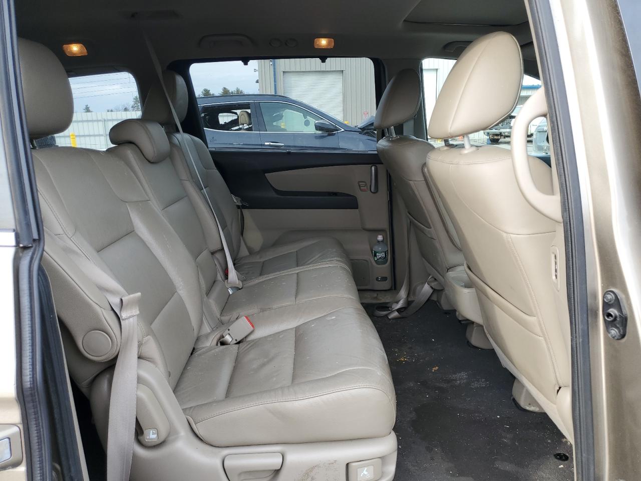 2012 Honda Odyssey - Image 11