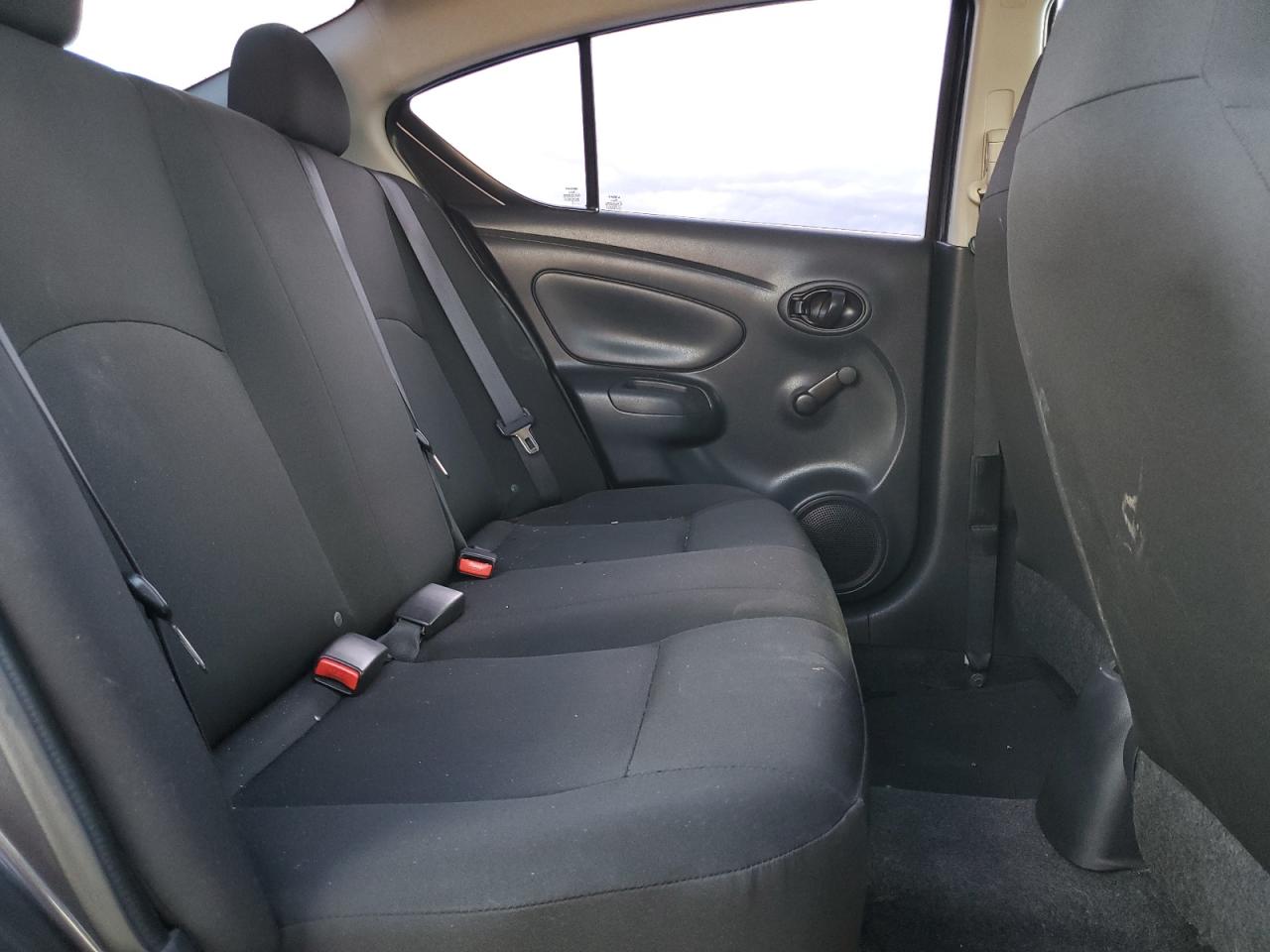 2015 Nissan Versa - Image 10