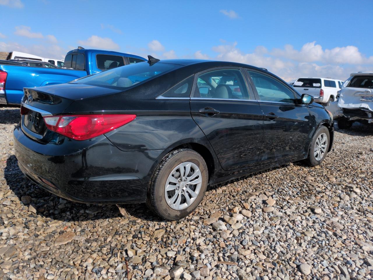 2011 Hyundai Sonata - Image 3