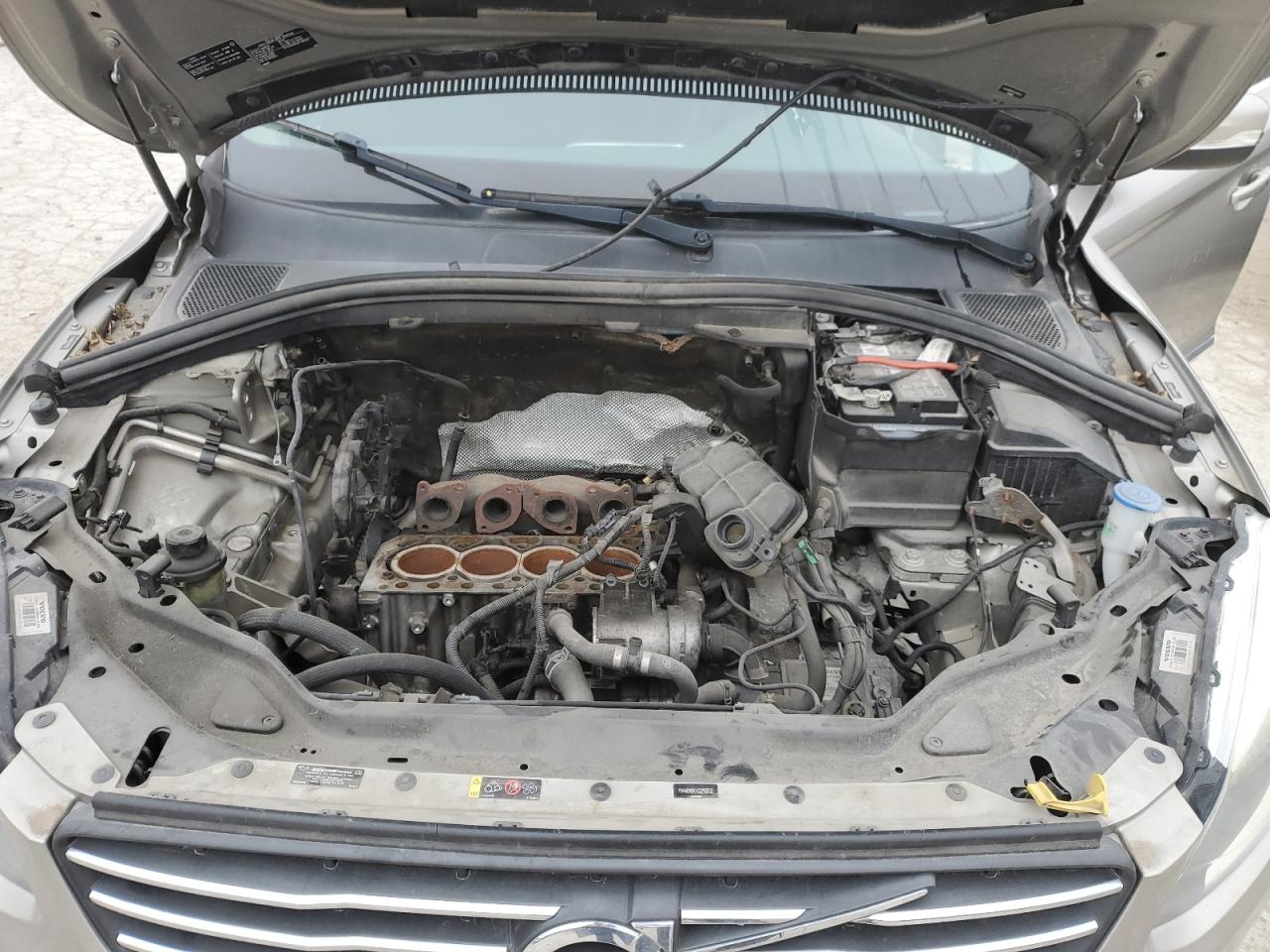 2016 Volvo XC60 - Image 12