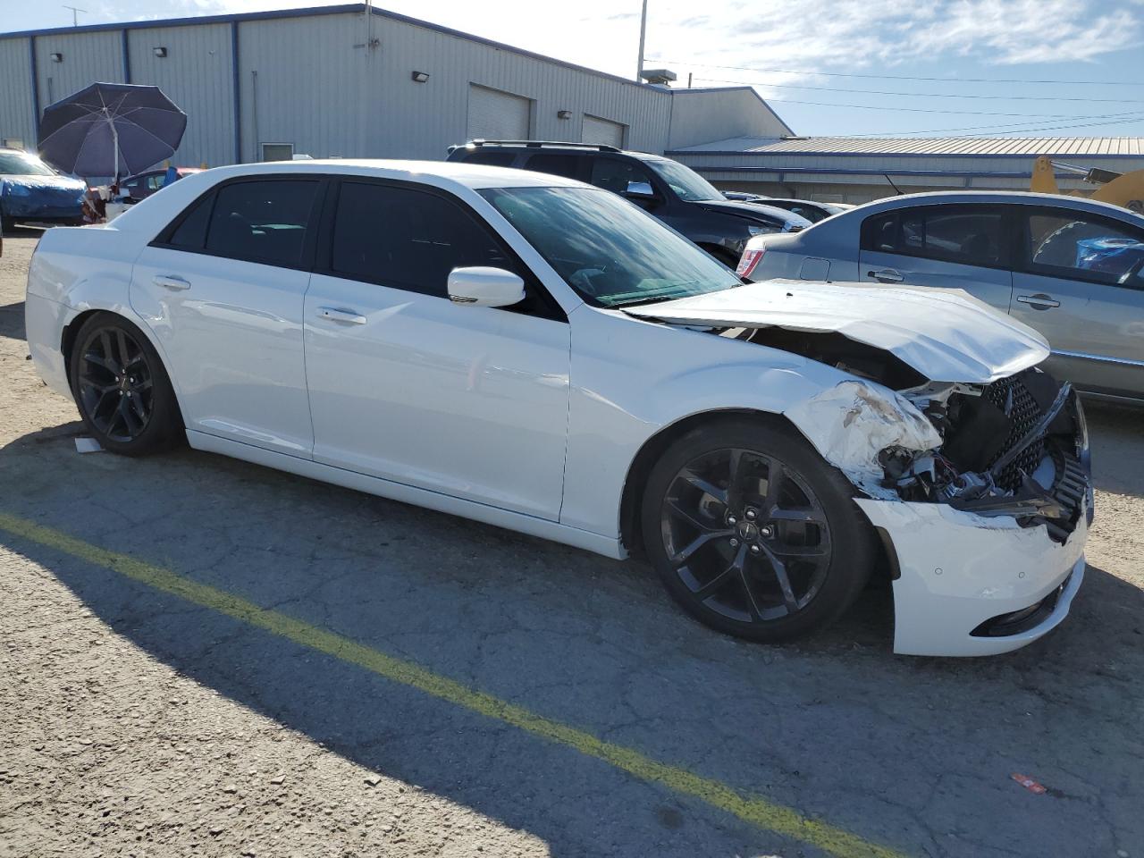 2021 Chrysler 300 - Image 4