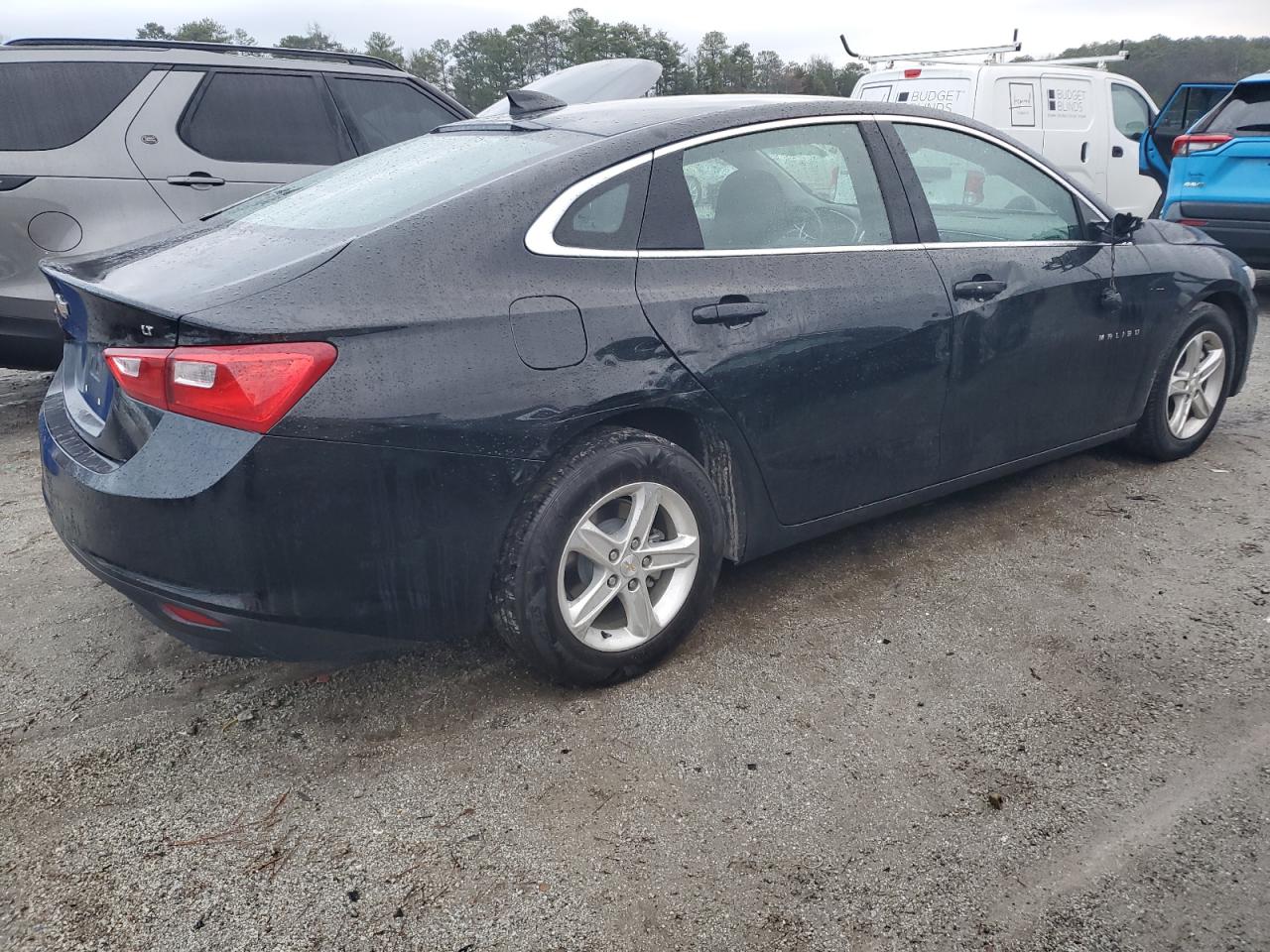 2023 Chevrolet Malibu - Image 3
