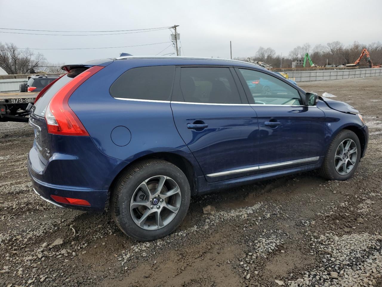 2015 Volvo XC60 - Image 3