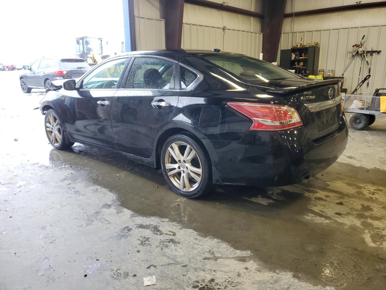 2013 Nissan Altima - Image 2