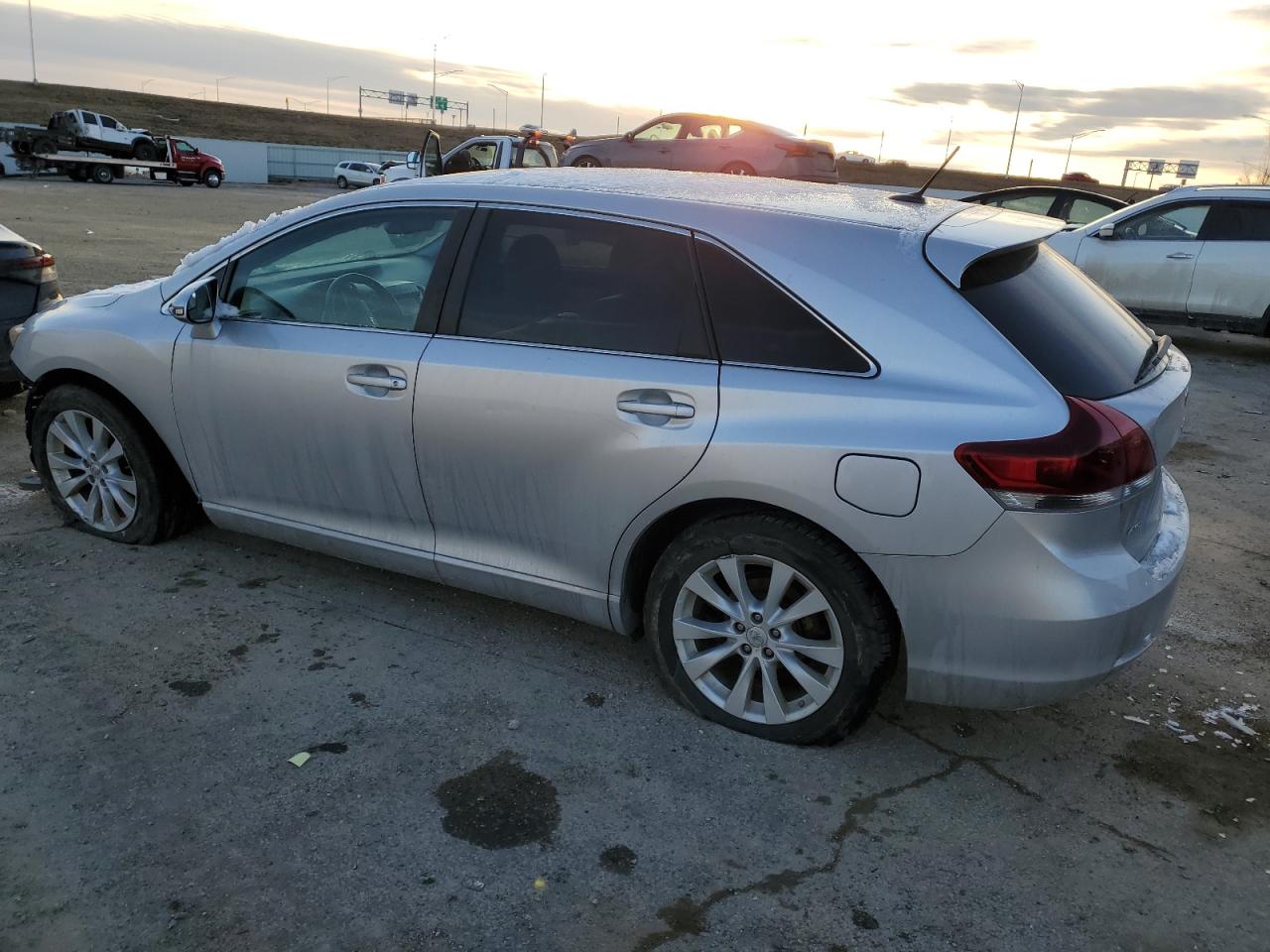 2013 Toyota Venza - Image 2