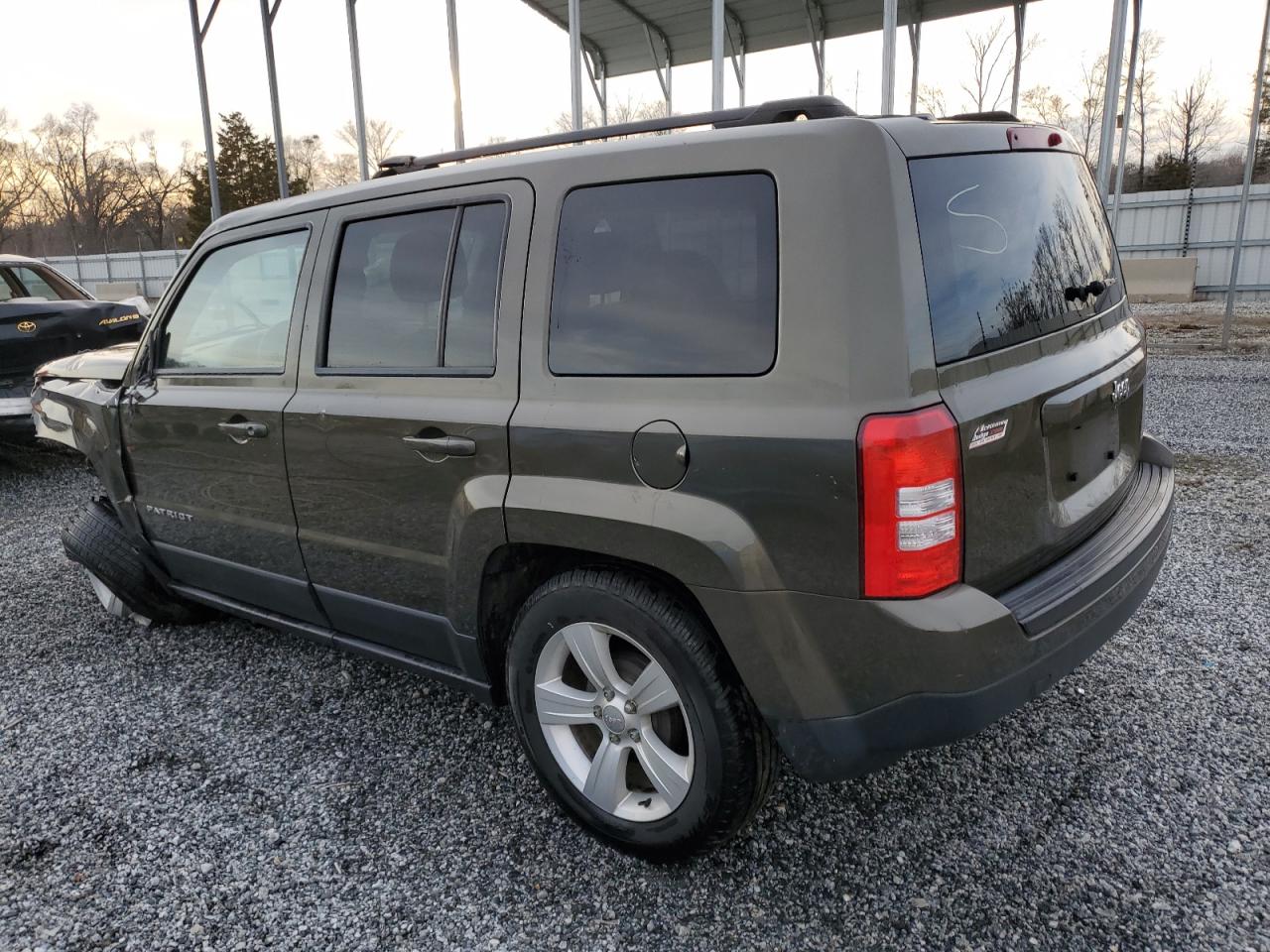 2016 Jeep Liberty (Patriot) - Image 2