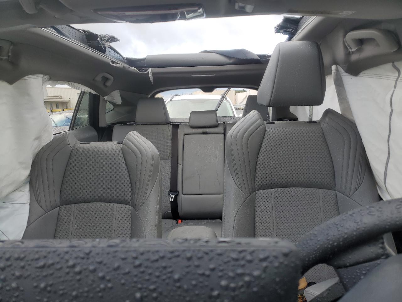 2024 Toyota Venza - Image 10