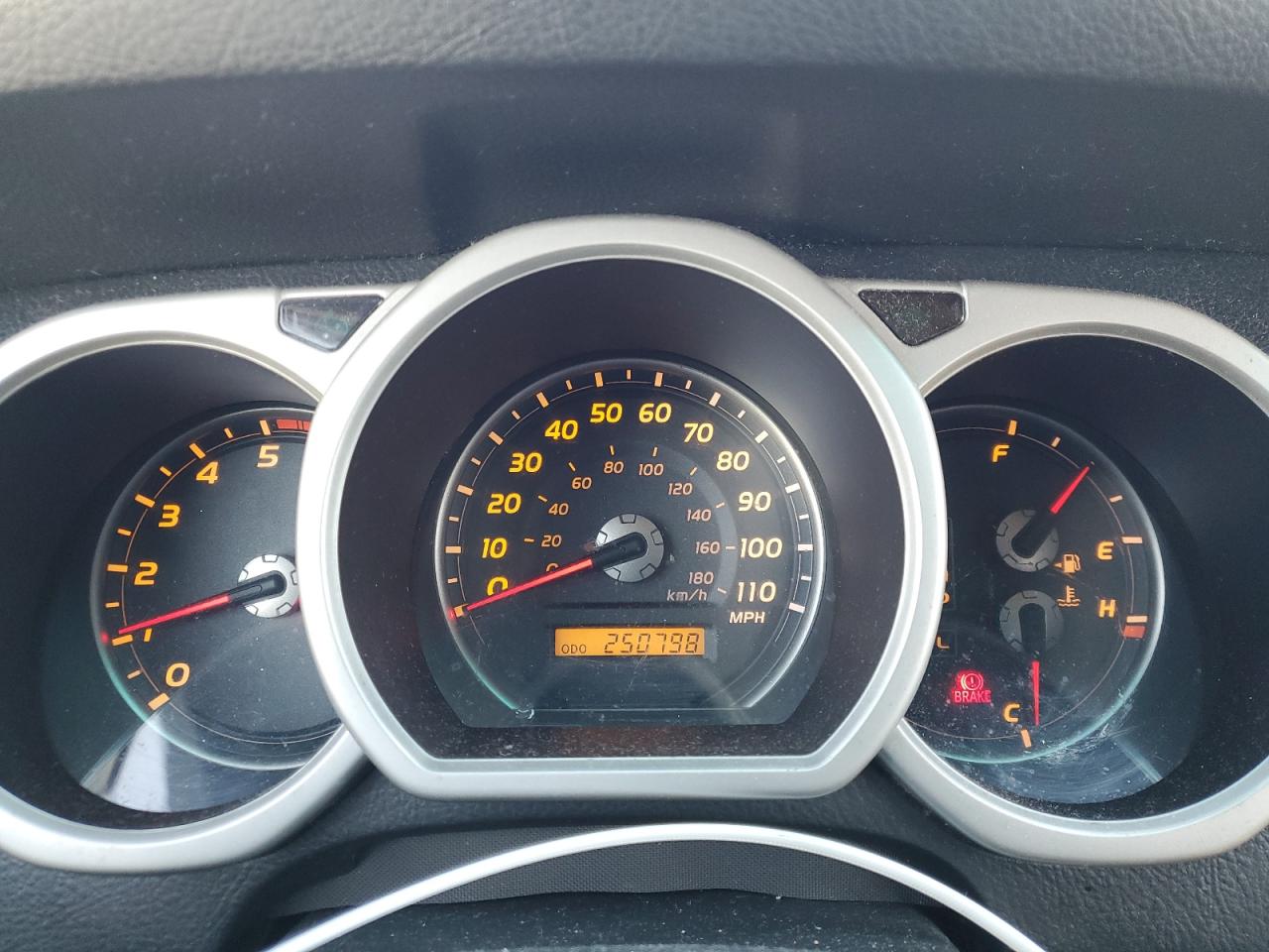 2004 Toyota 4Runner - Image 9