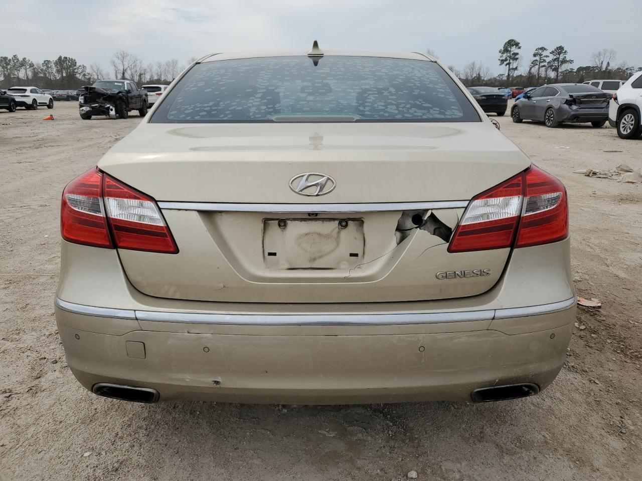 2012 Hyundai Genesis - Image 6