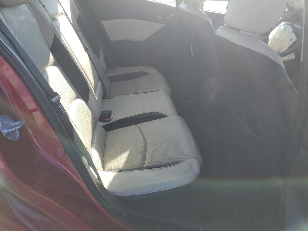 2015 Mazda 3 - Image 10