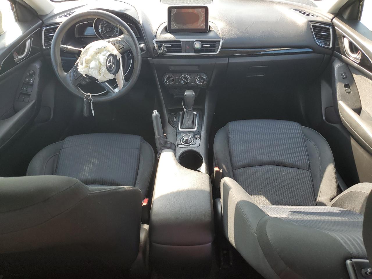 2016 Mazda 3 - Image 8