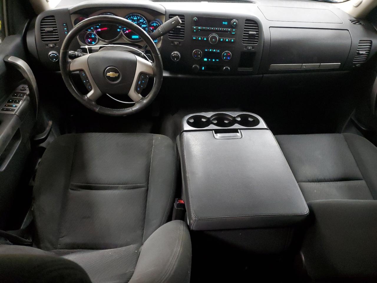 2013 Chevrolet Silverado - Image 8