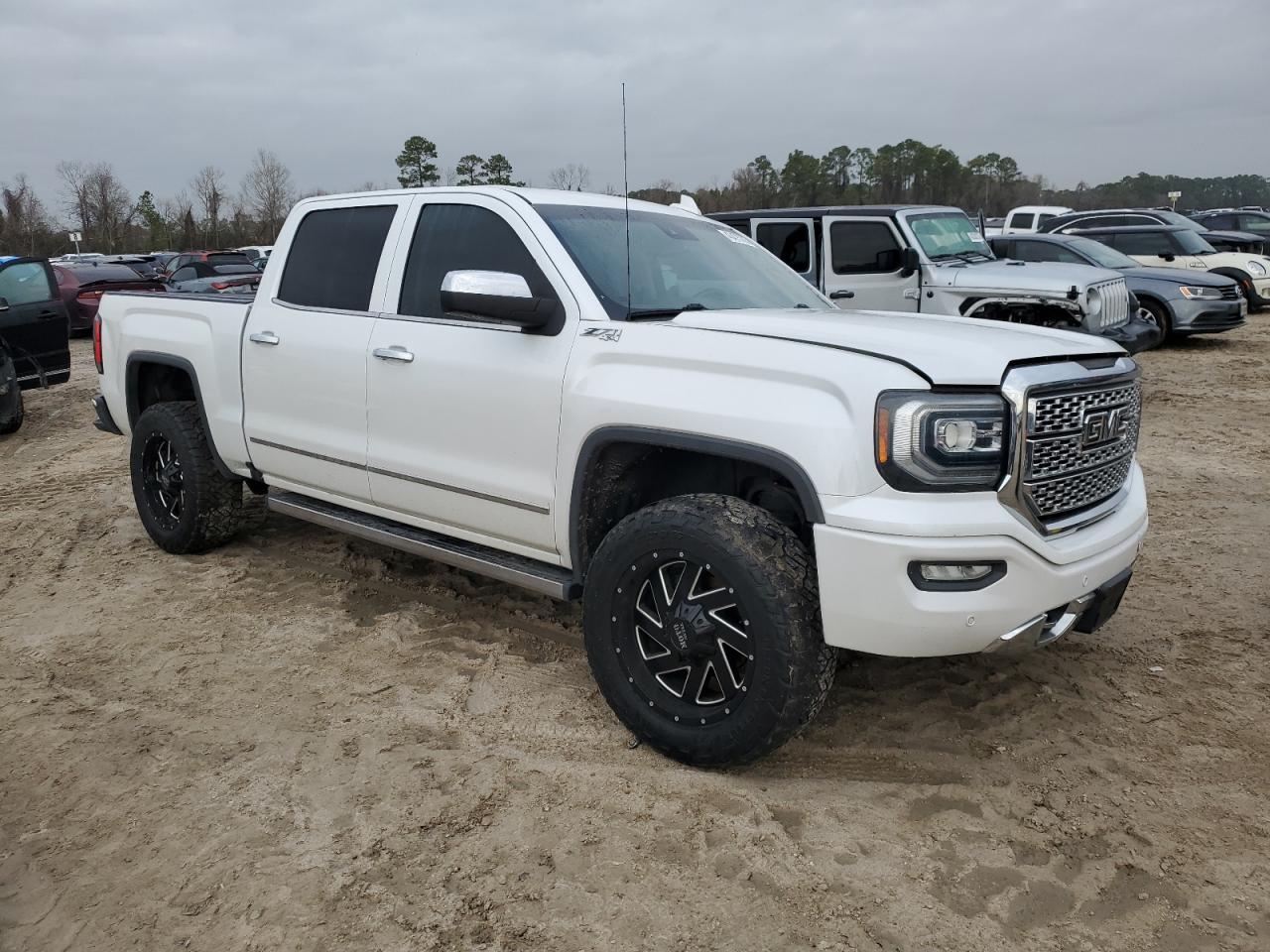 2018 GMC Sierra - Image 4