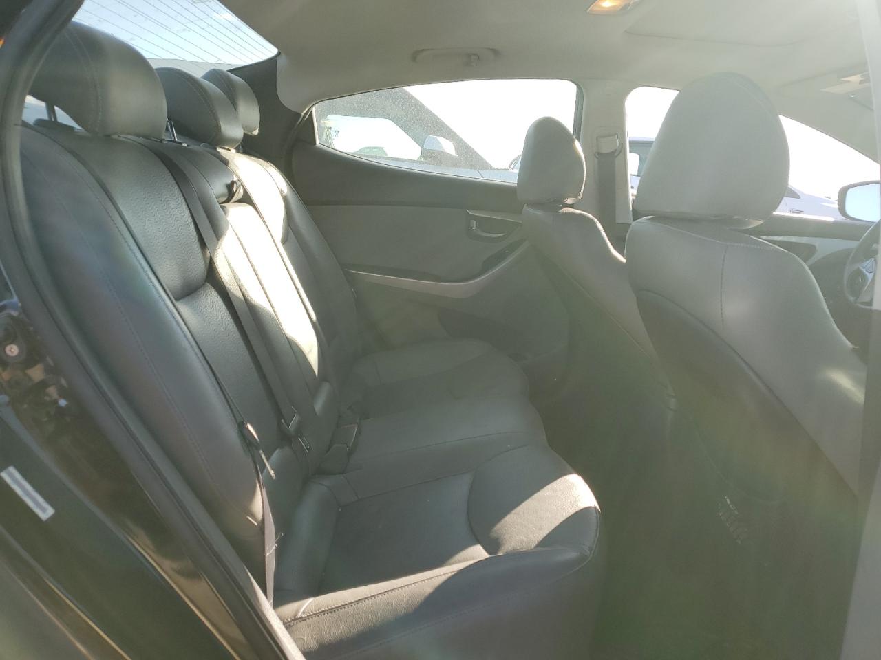 2013 Hyundai Elantra - Image 10