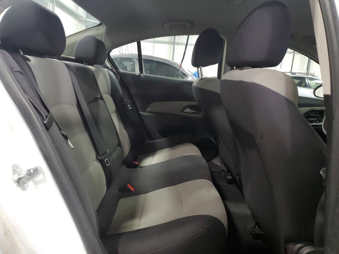 2013 Chevrolet Cruze - Image 10