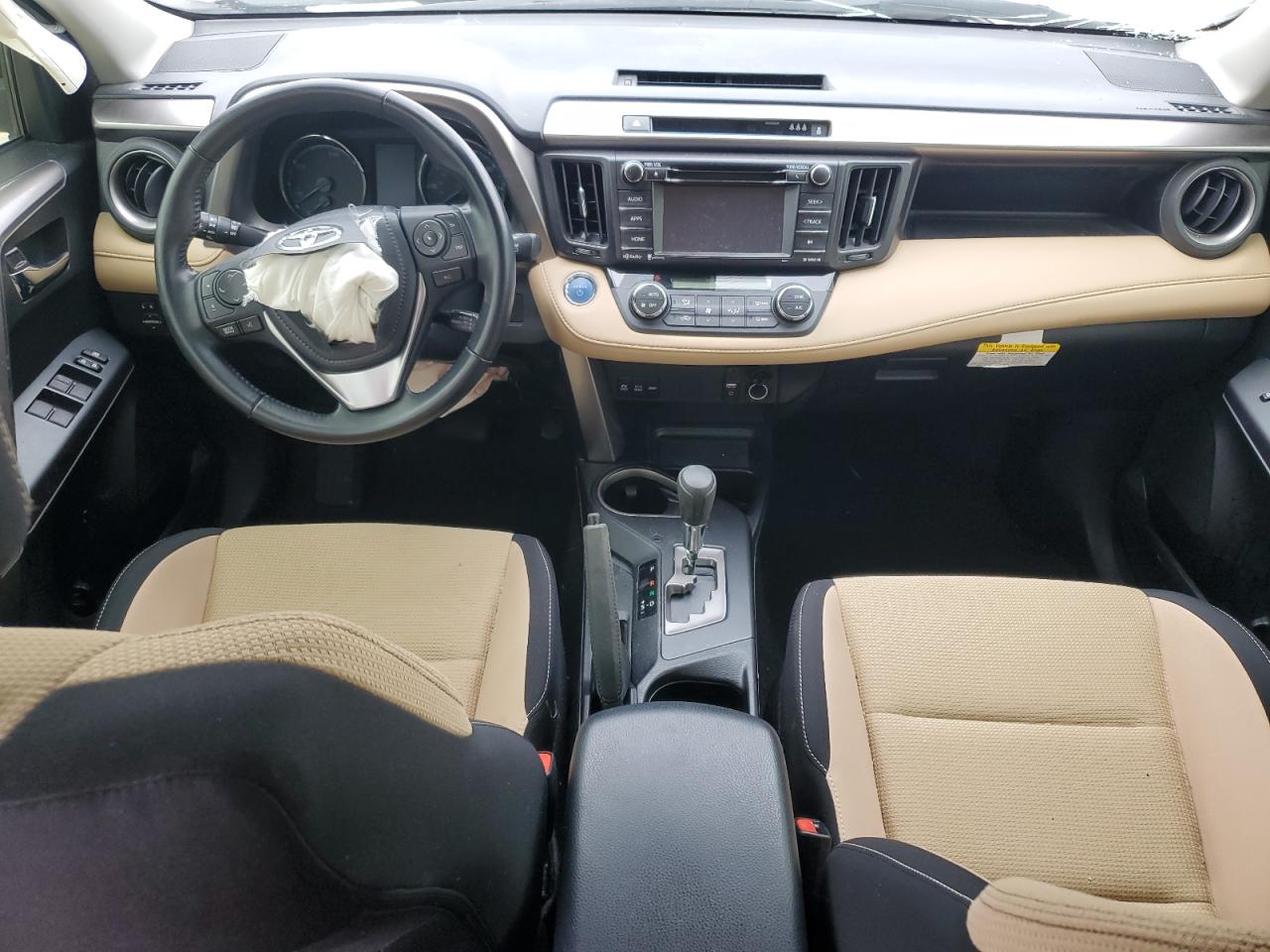 2018 Toyota RAV 4 - Image 8