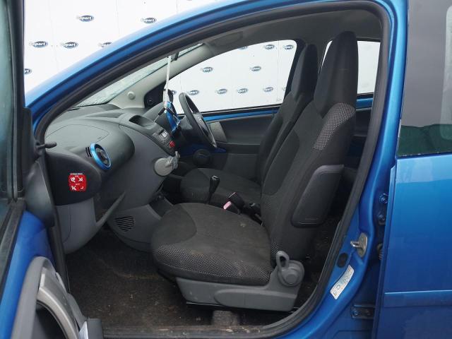 2010 TOYOTA AYGO BLUE