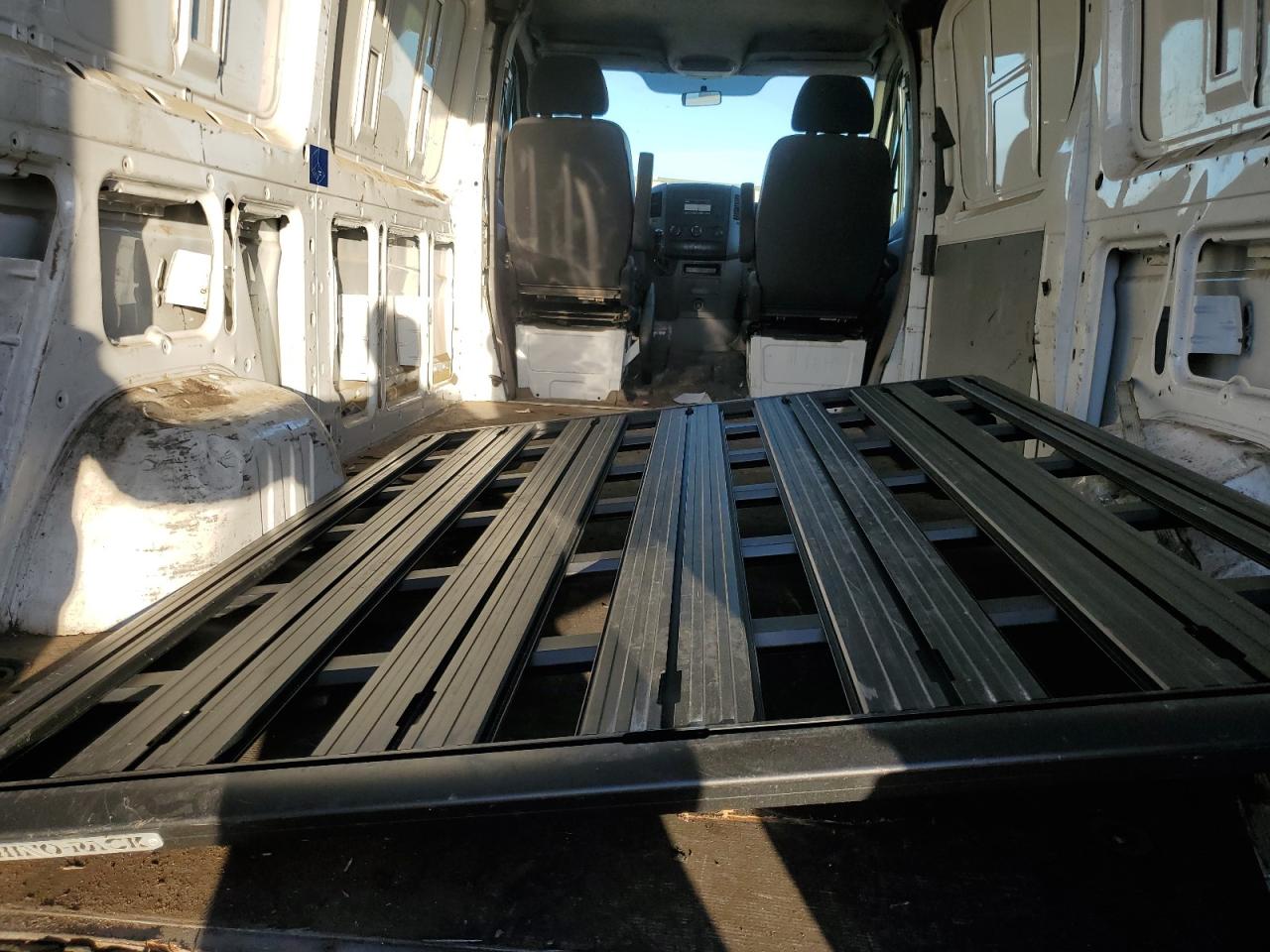 2014 Mercedes-Benz Sprinter - Image 10
