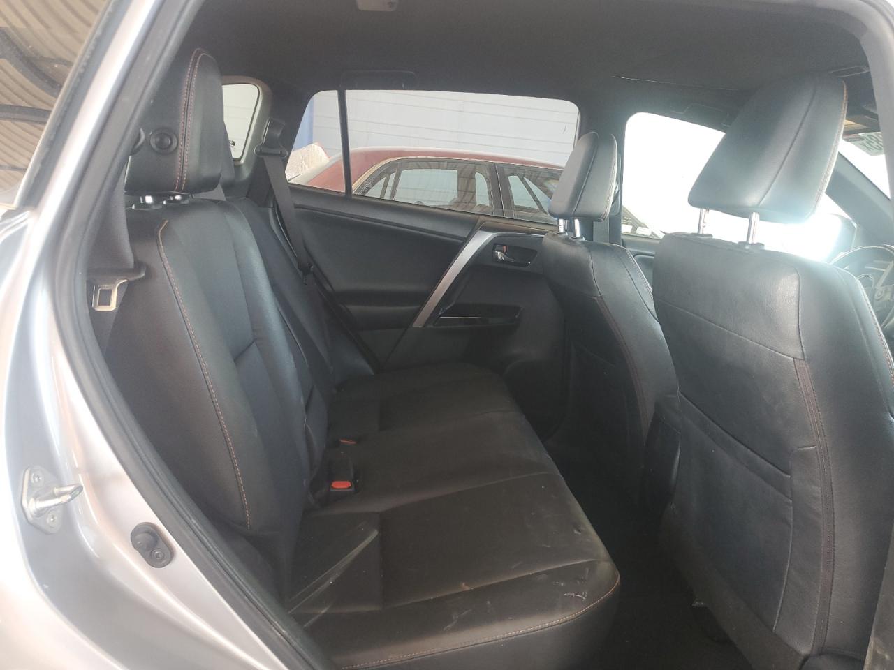 2018 Toyota RAV 4 - Image 10