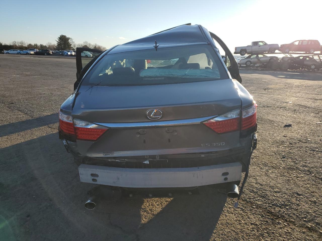2015 Lexus ES - Image 6