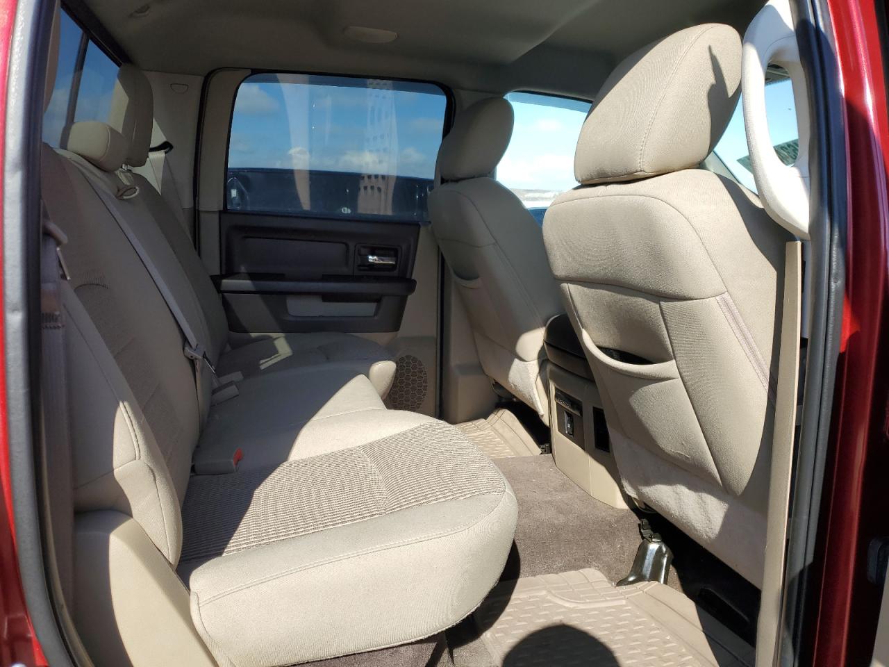 2012 Dodge RAM - Image 10