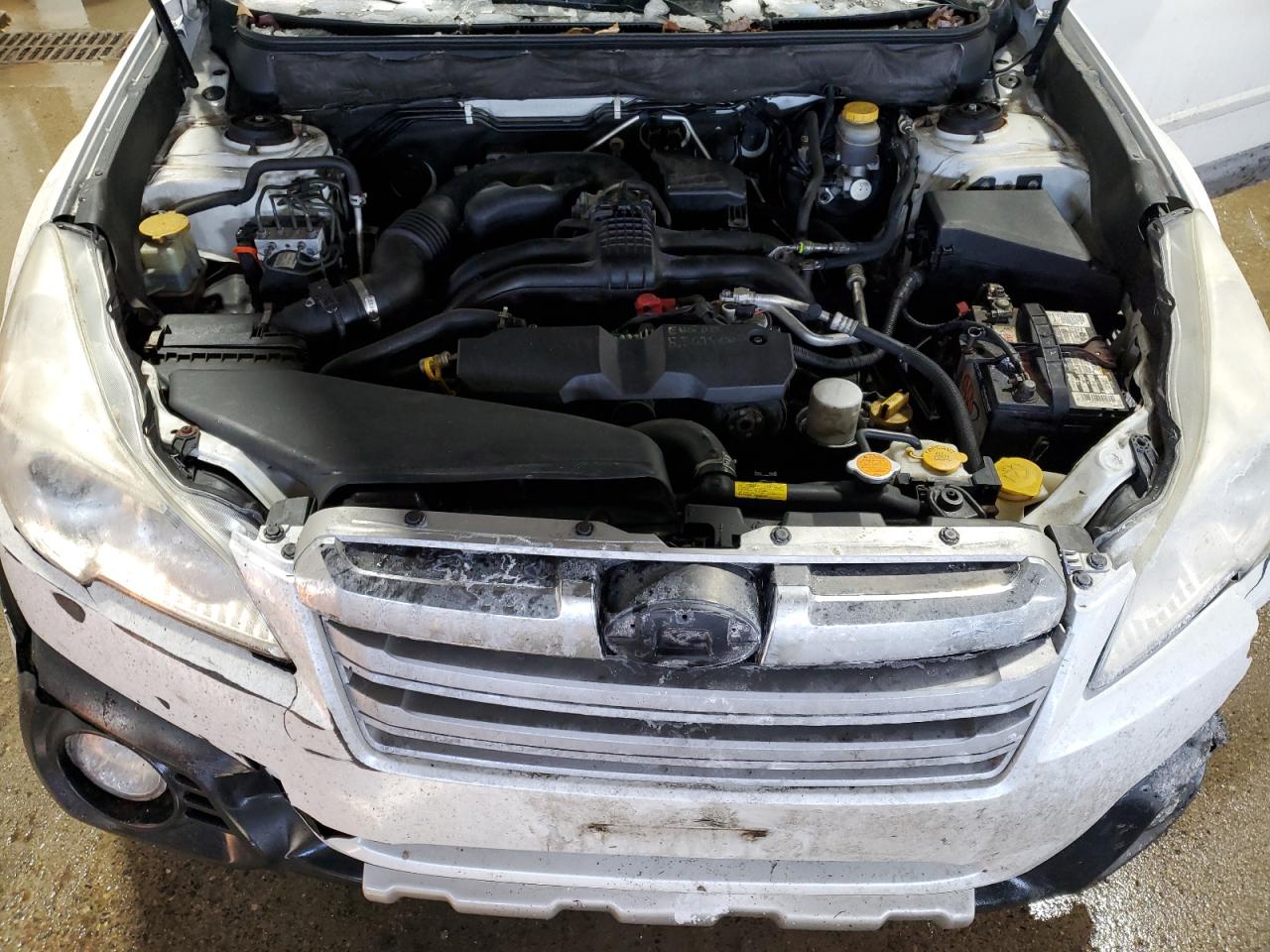 2013 Subaru Outback - Image 12