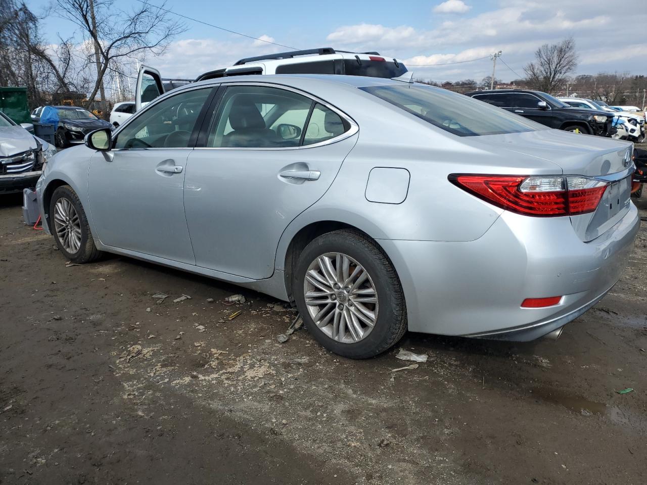 2013 Lexus ES - Image 2