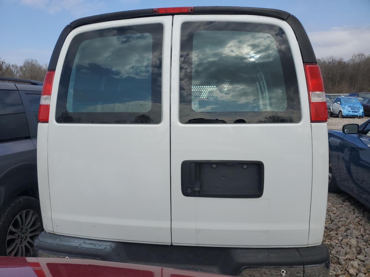 2021 Chevrolet Express G2500 VIN: 1GCWGAF71M1266921 Lot: 88111885