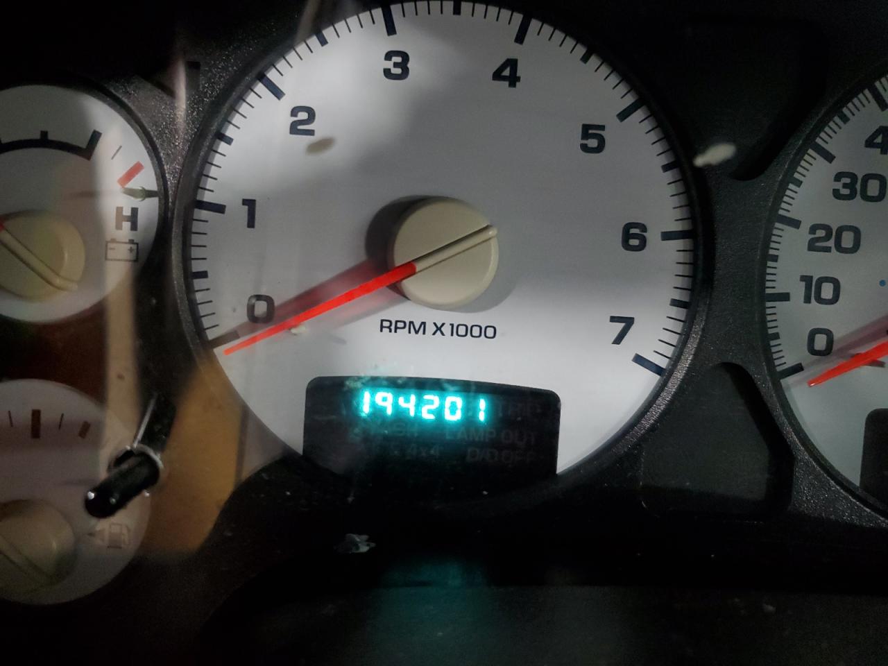 2003 Dodge RAM - Image 9