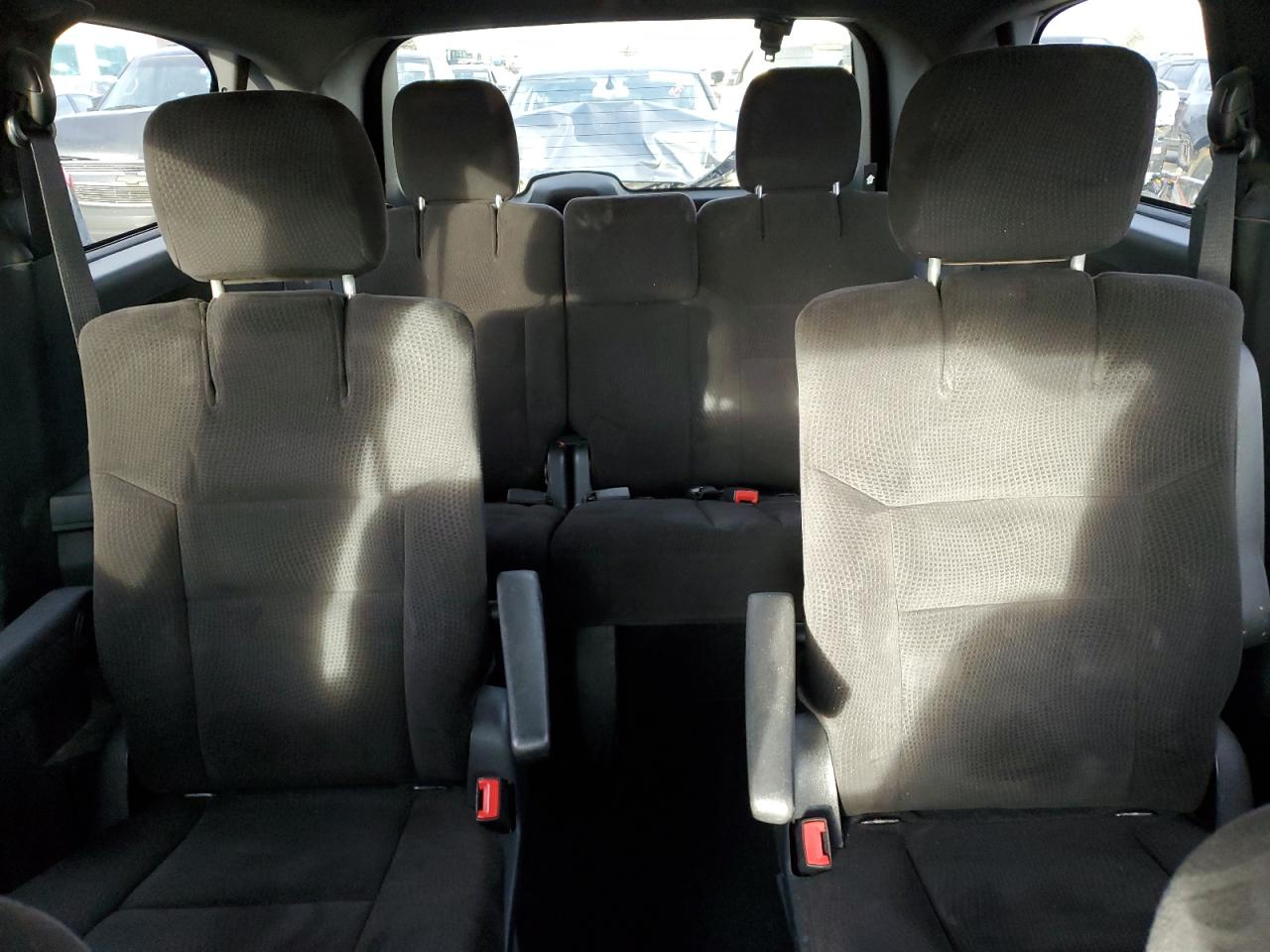 2014 Dodge Caravan - Image 10