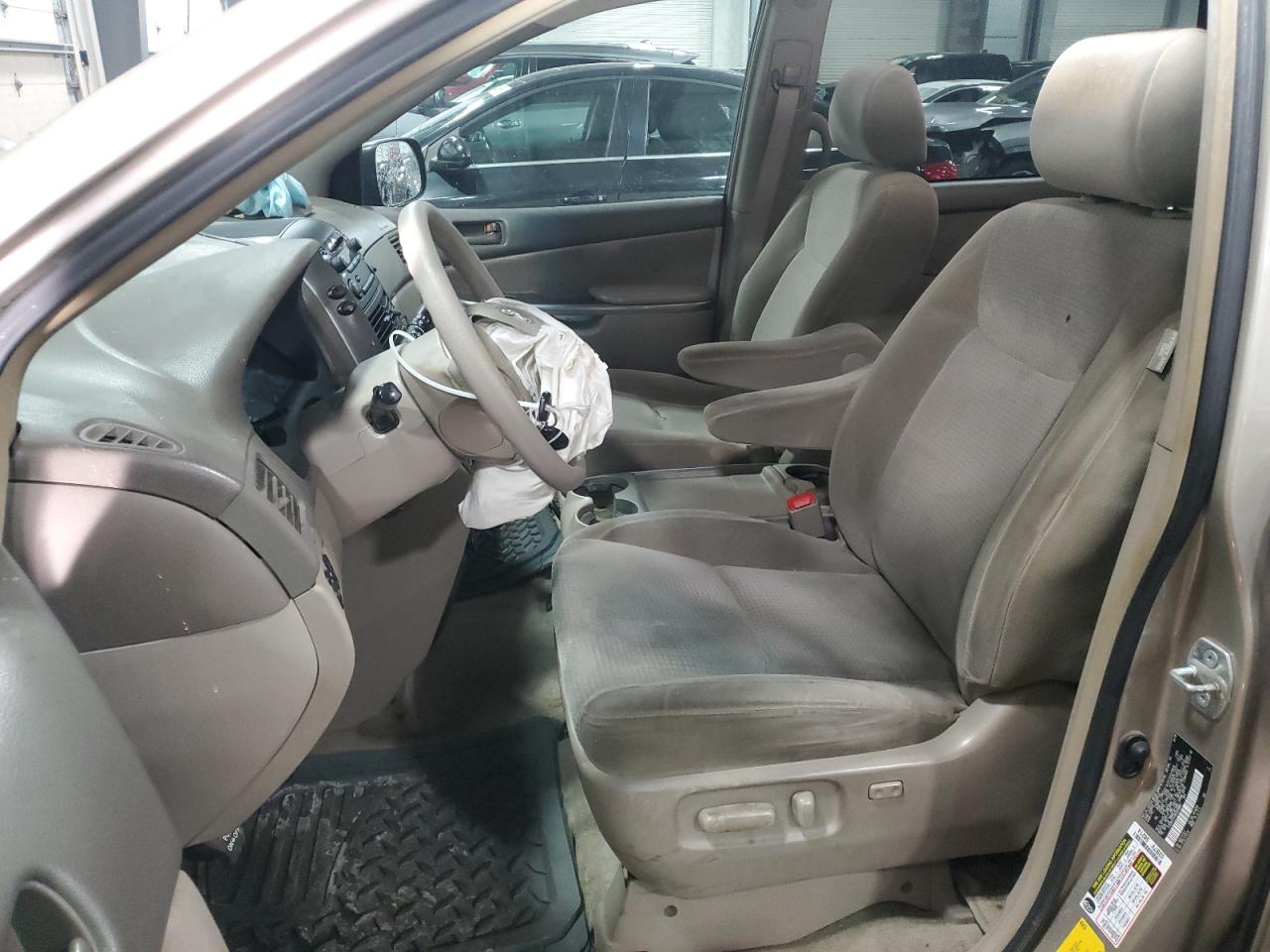 2008 Toyota Sienna - Image 7
