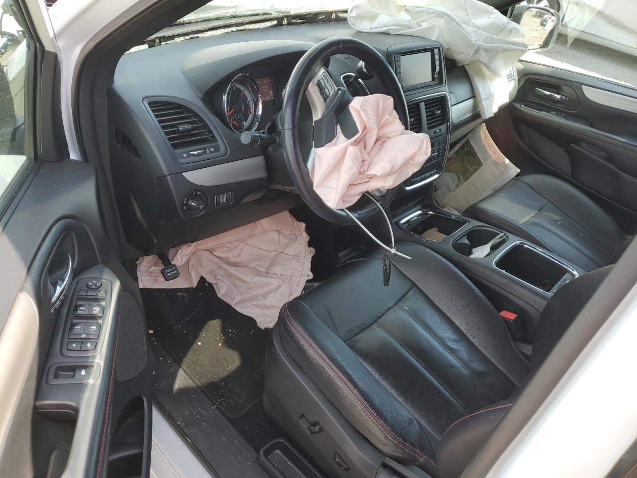 2019 Dodge Caravan - Image 8