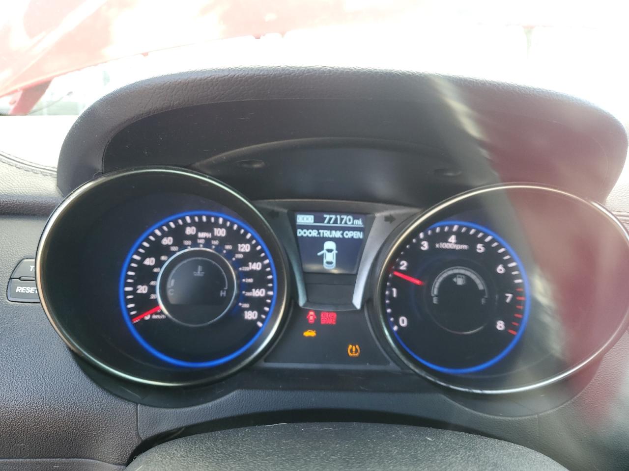 2015 Hyundai Genesis - Image 9