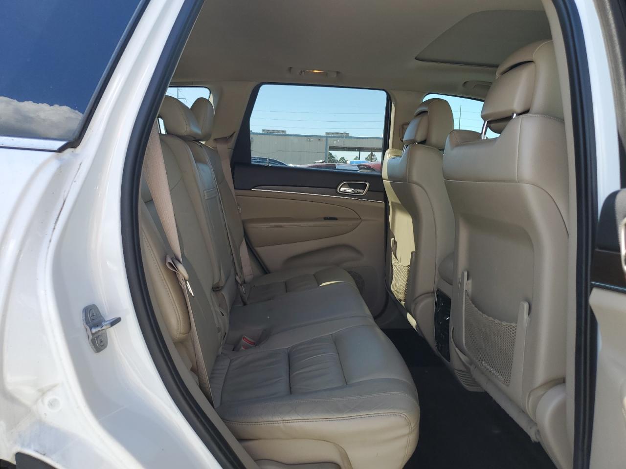 2014 Jeep Grand Cherokee - Image 11