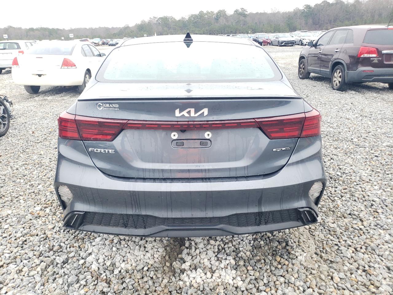 2023 Kia Forte - Image 6