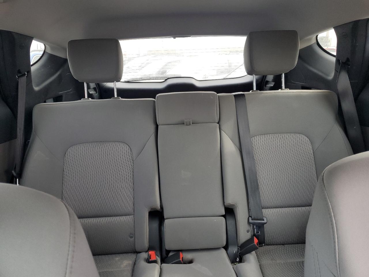 2013 Hyundai Santa Fe - Image 10