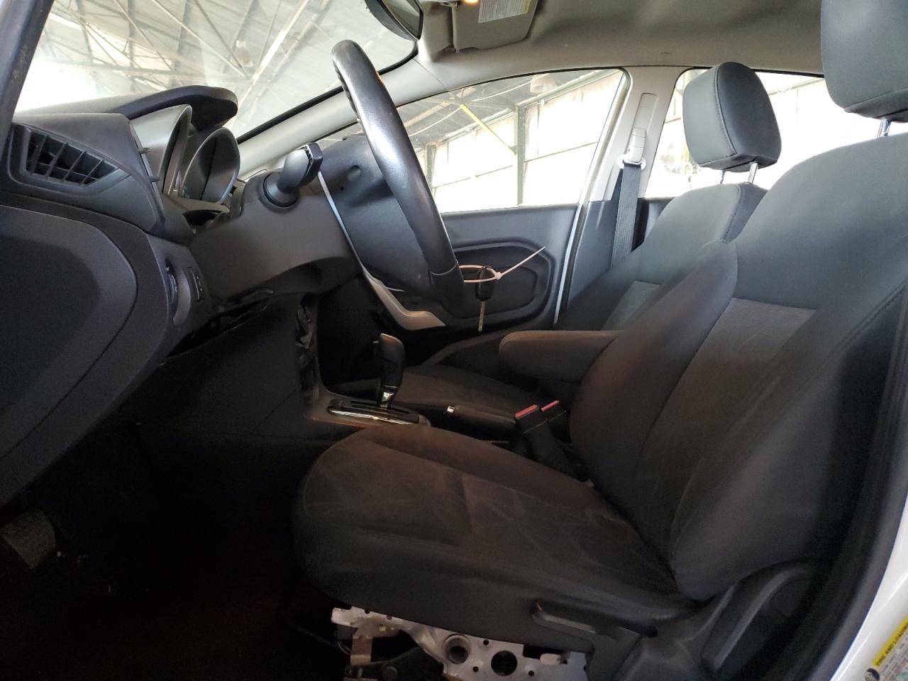 2012 Ford Fiesta - Image 7
