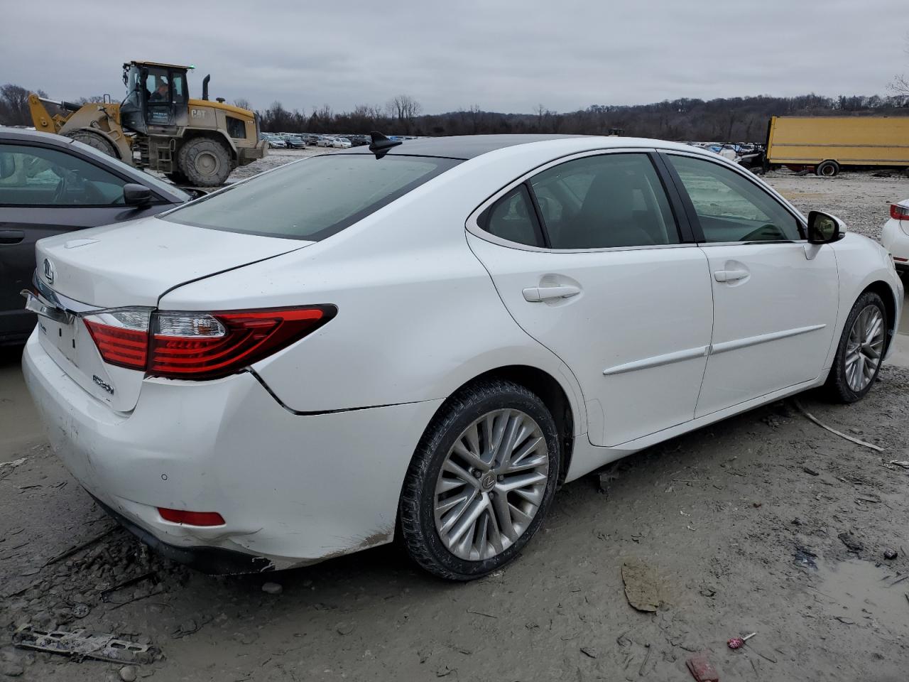 2015 Lexus ES - Image 3