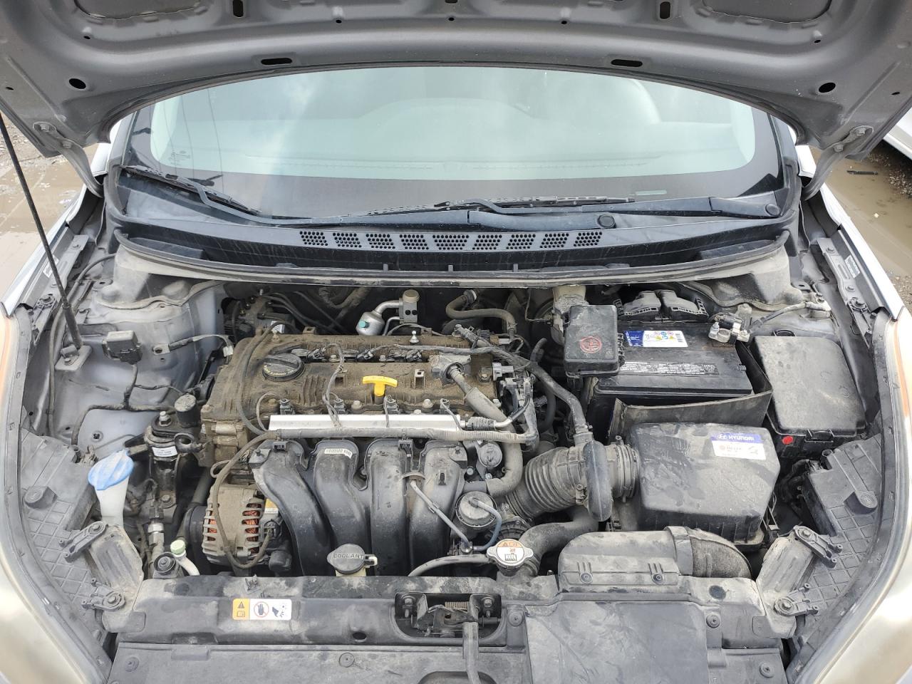2013 Hyundai Elantra - Image 11