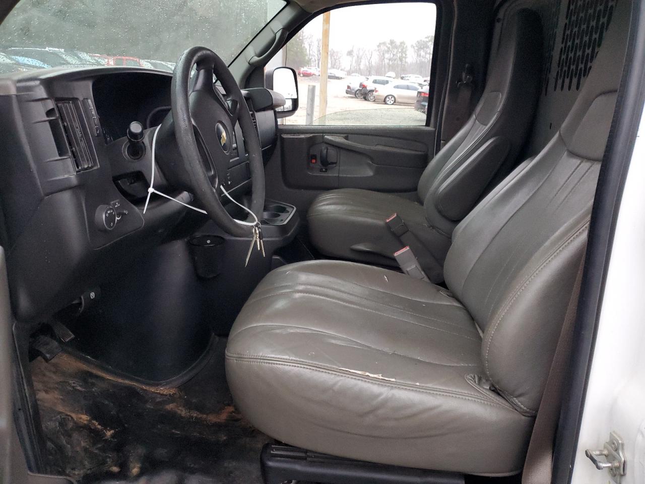 2015 Chevrolet Express - Image 7