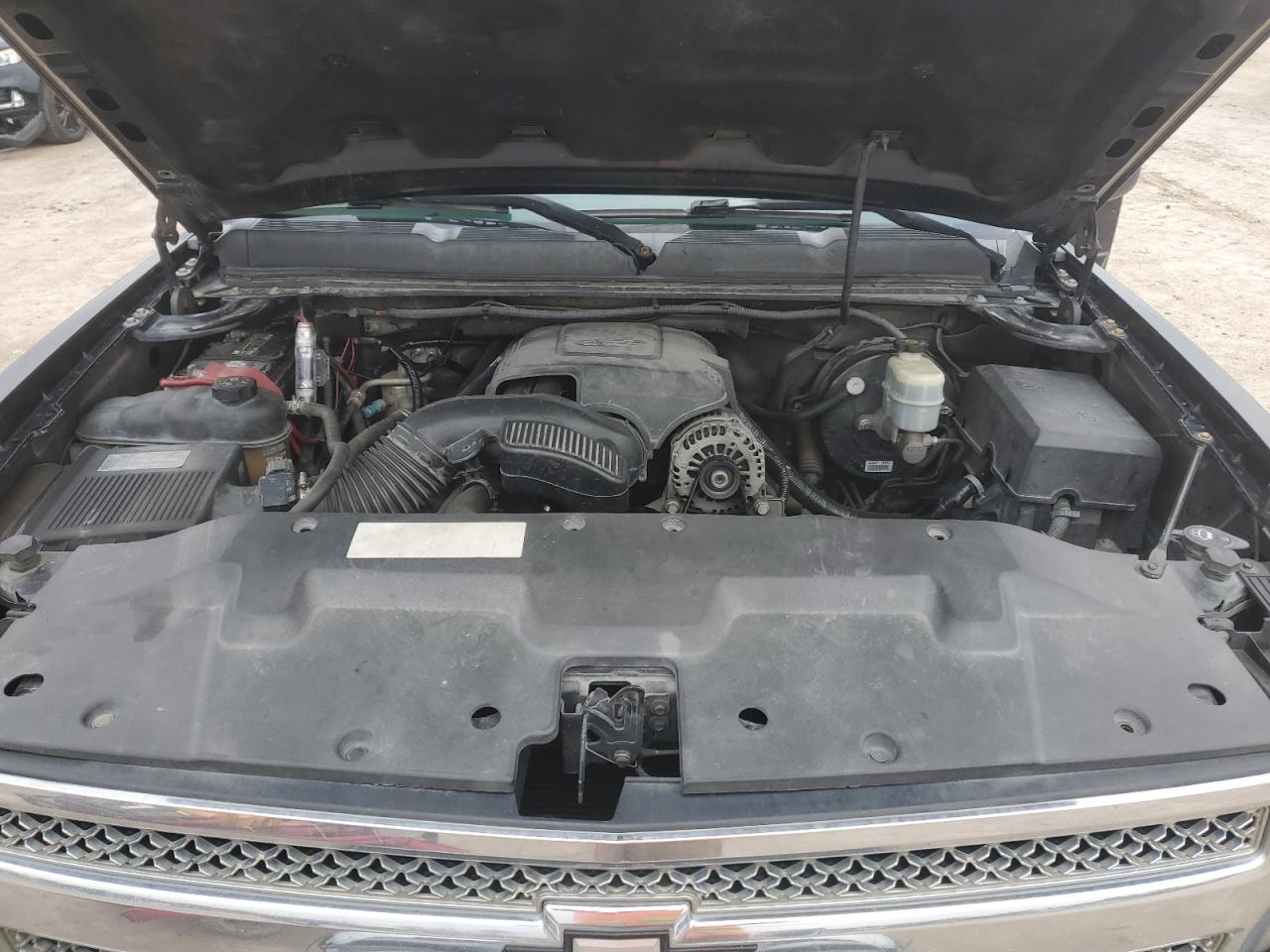 2009 Chevrolet Silverado - Image 11