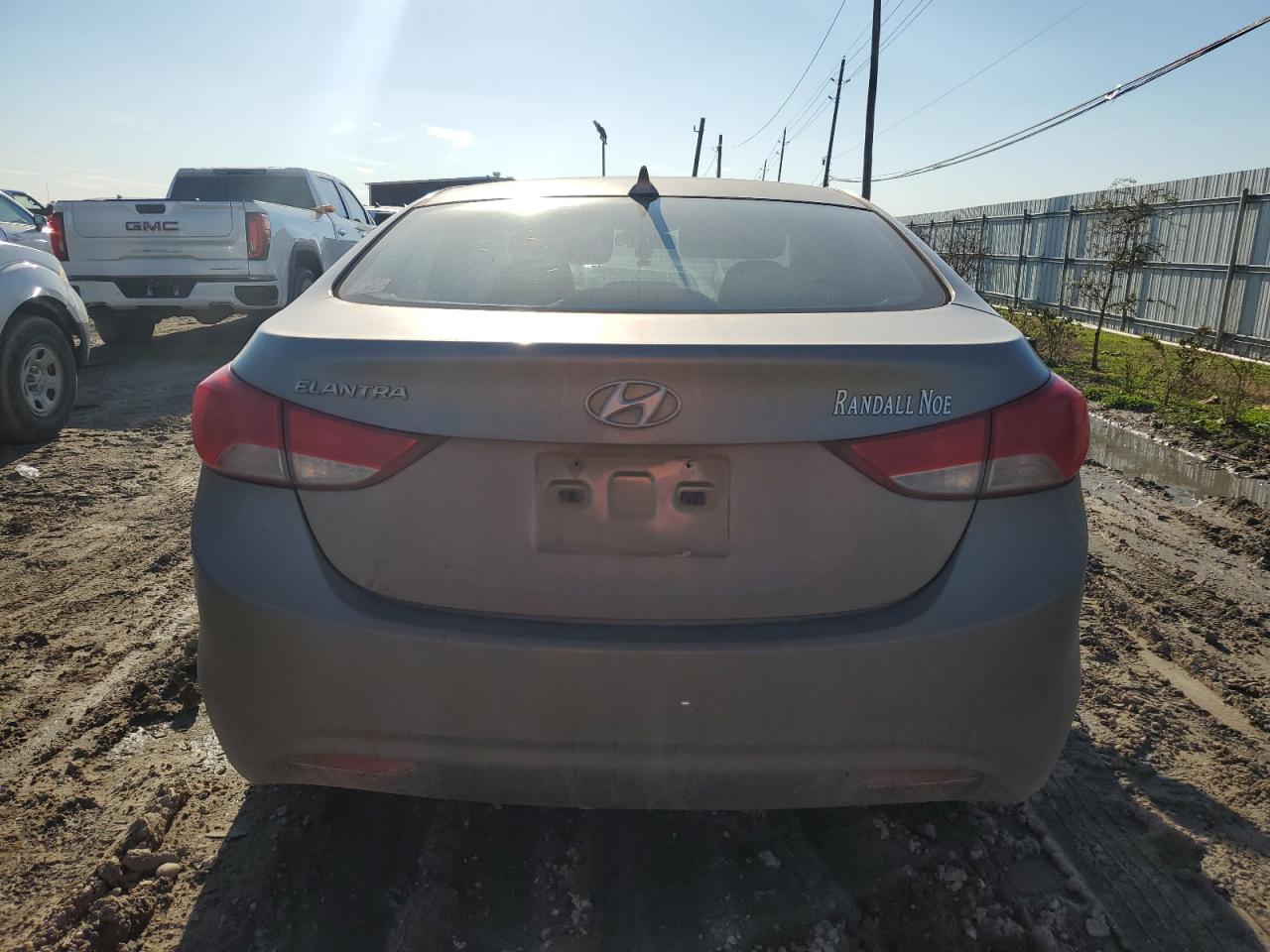 2011 Hyundai Elantra - Image 6