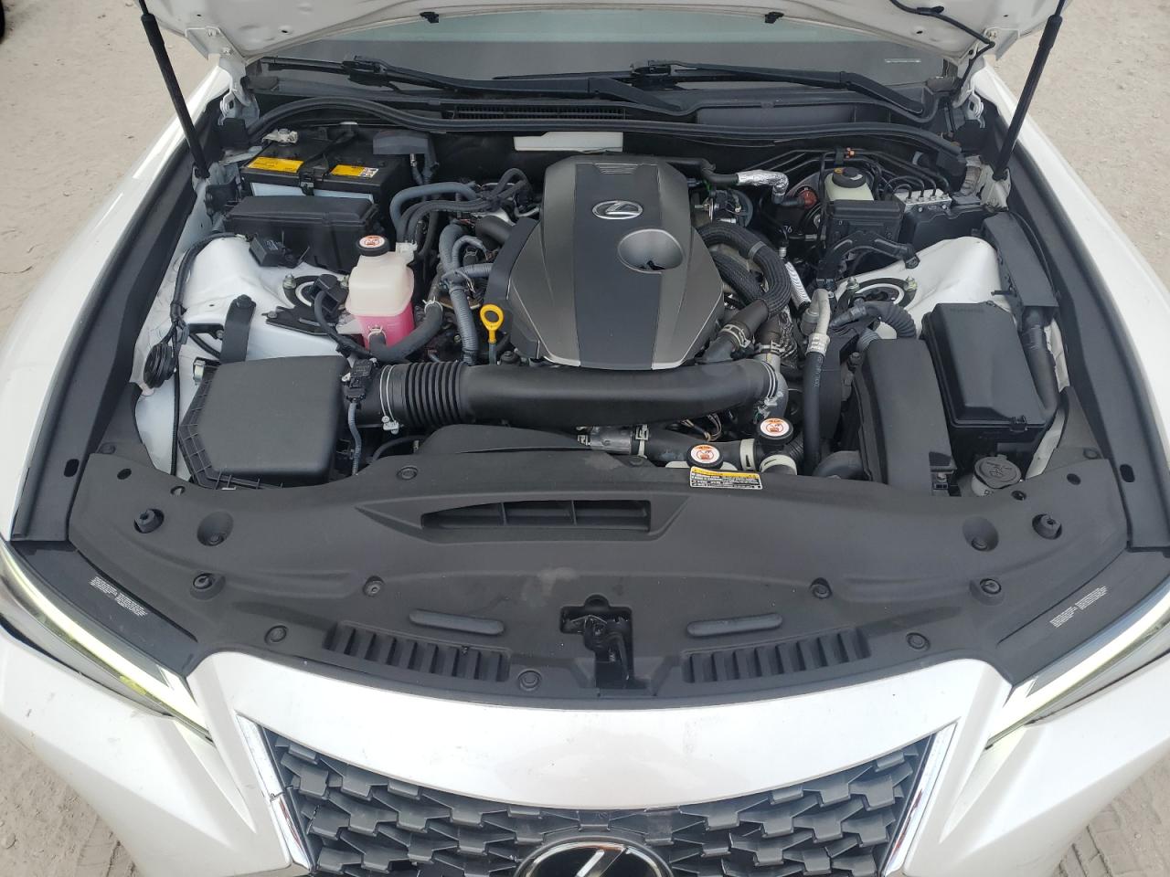 2021 Lexus IS - Image 11