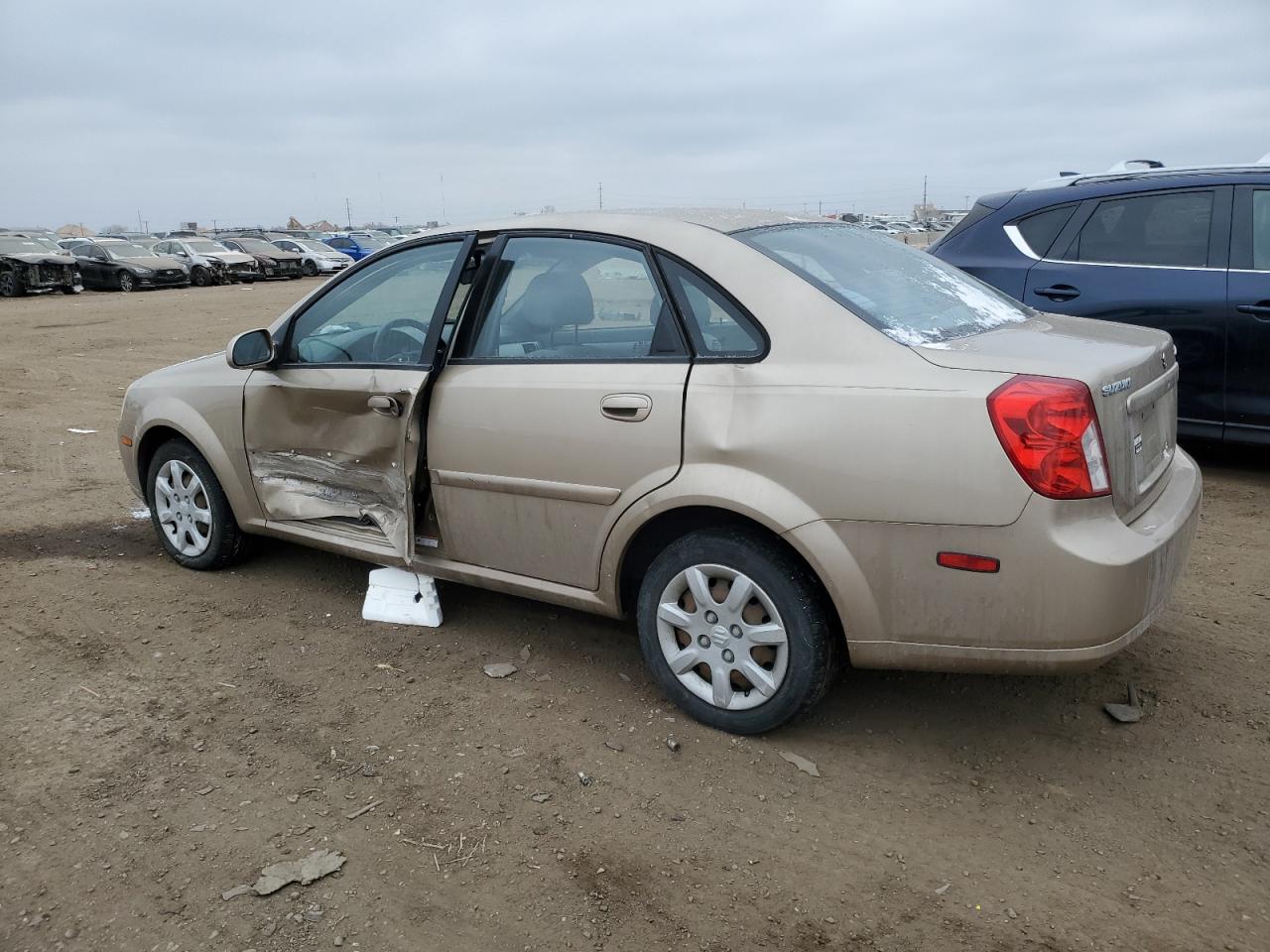 2005 Suzuki Forenza - Image 2