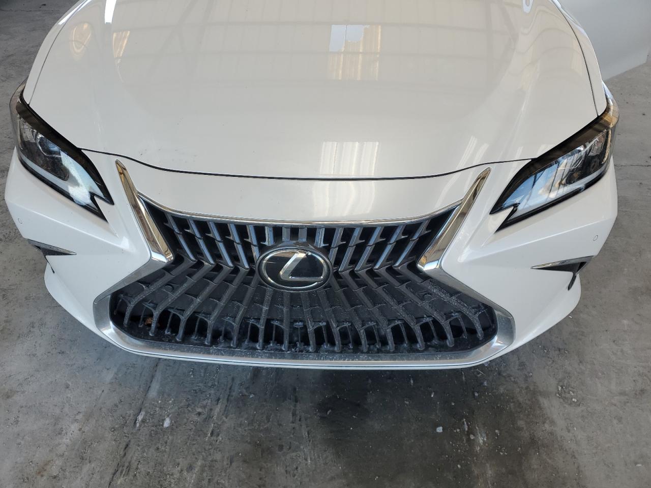 2024 Lexus ES - Image 11