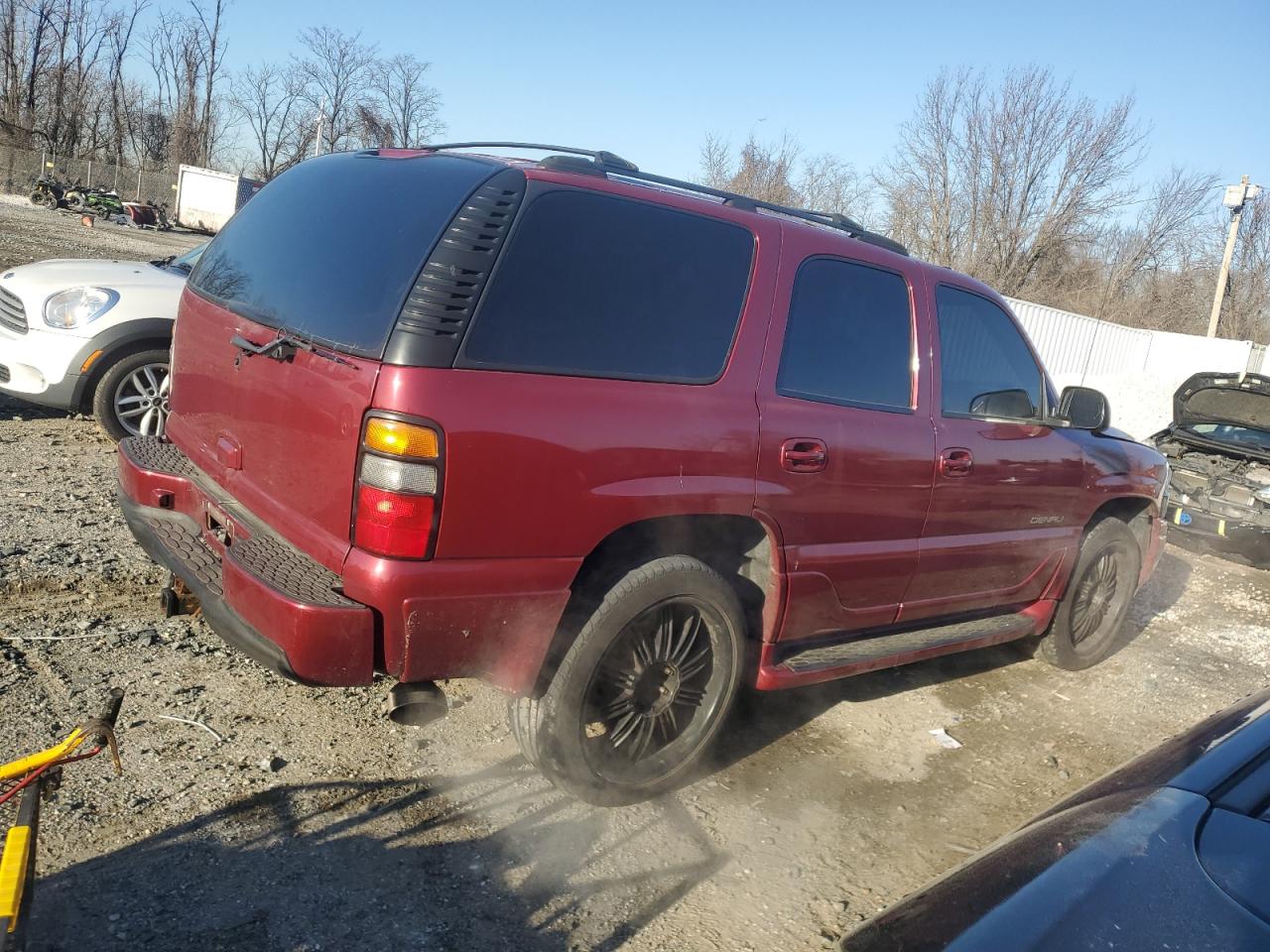 2004 GMC Yukon - Image 3