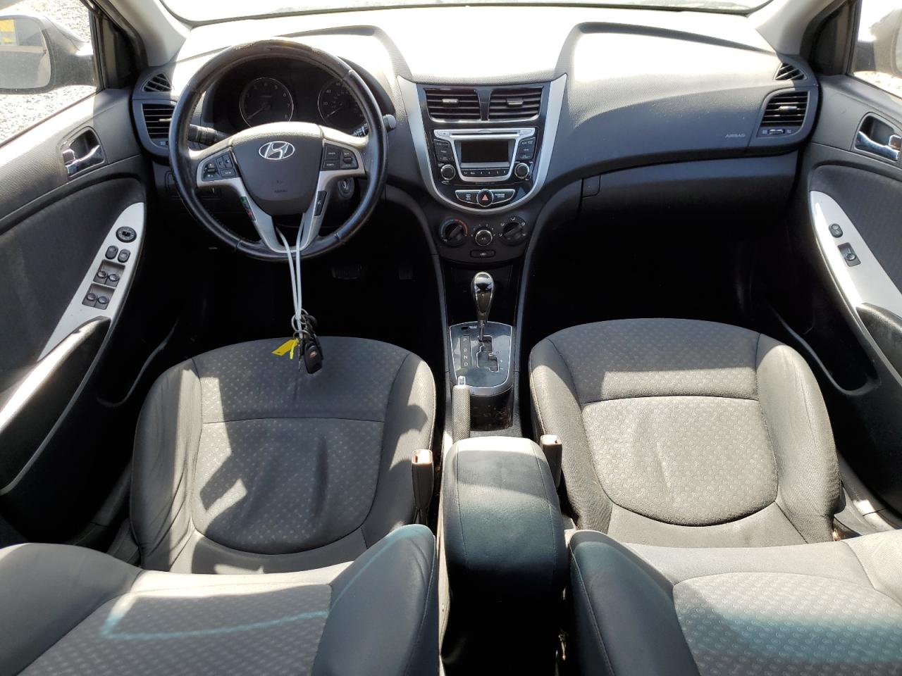 2014 Hyundai Accent - Image 8