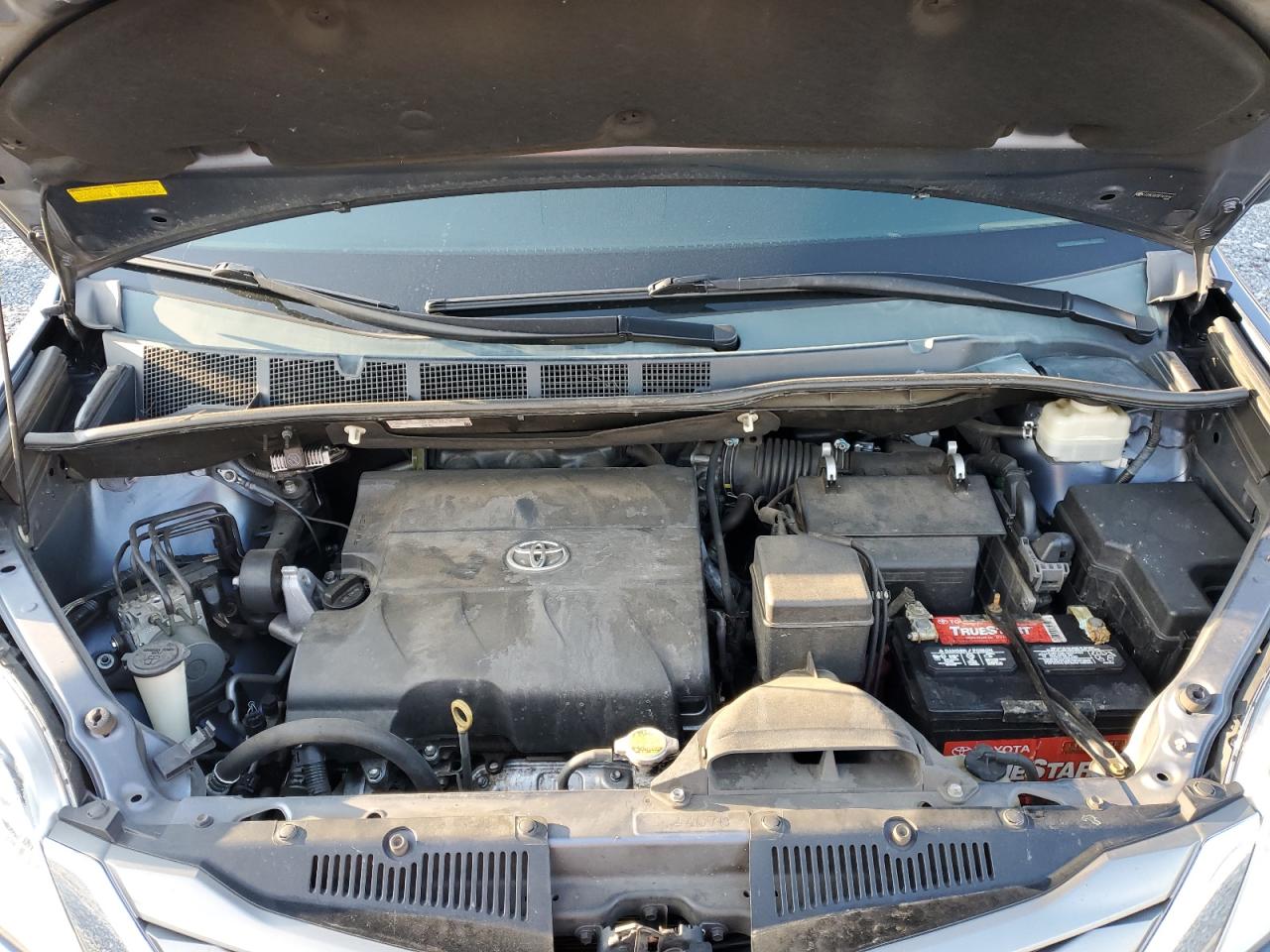 2014 Toyota Sienna - Image 12