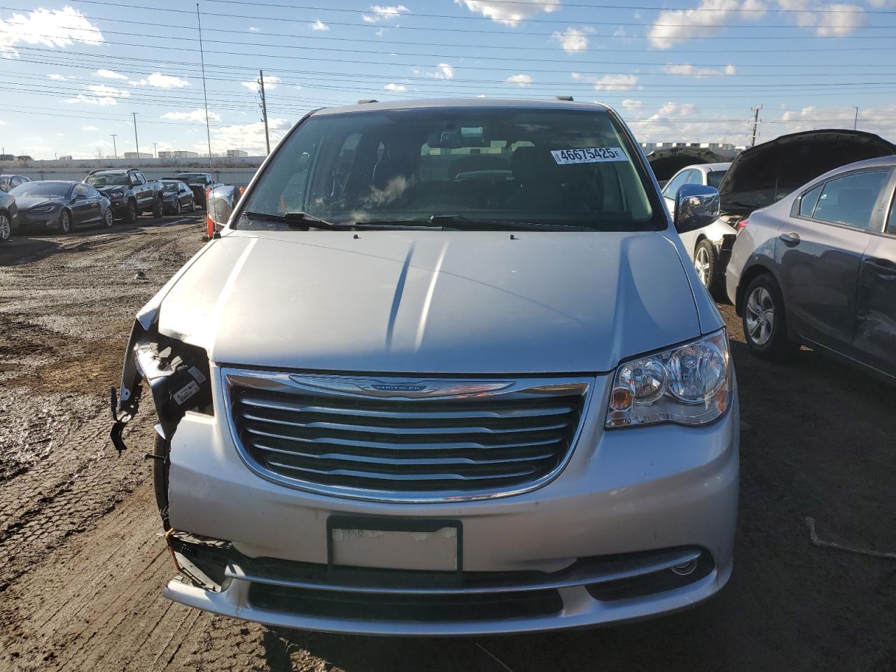 2011 Chrysler Town & Country - Image 5