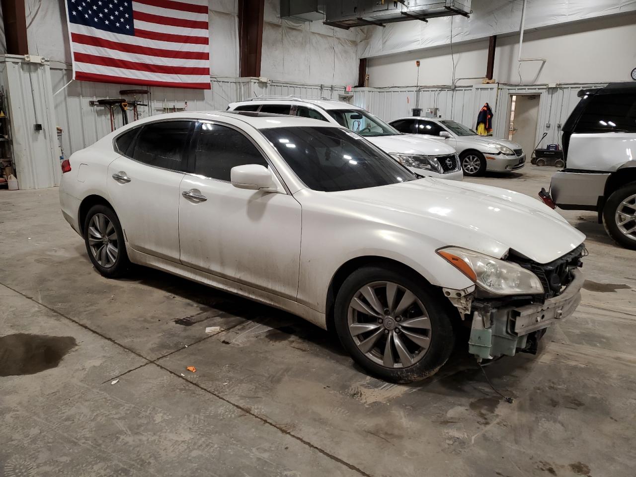 2013 Infiniti M - Image 4